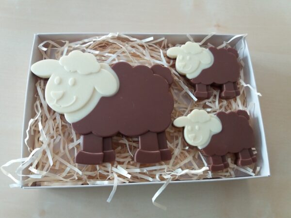 Milk White Chocolate Sheep Family Gift Box